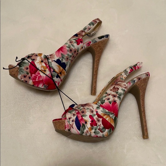 F21 floral peep toe cork heels size 6 NWT - Picture 1 of 9